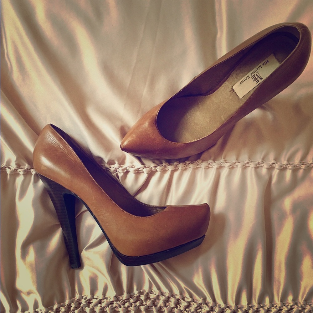 Mia Limited Edition